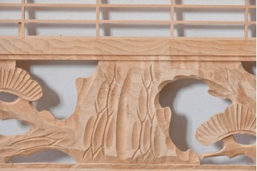 ヴィンテージ建具　昭和後期　彫刻入り　松竹梅図の意匠と組子細工が調和する欄間2枚セット　(R-085093)