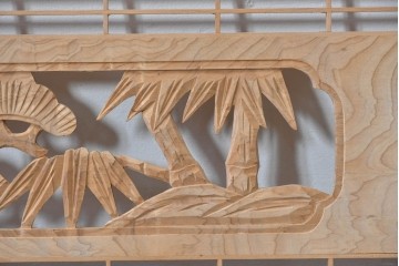 ヴィンテージ建具　昭和後期　彫刻入り　松竹梅図の意匠と組子細工が調和する欄間2枚セット　(R-085093)