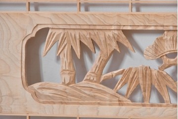 ヴィンテージ建具　昭和後期　彫刻入り　松竹梅図の意匠と組子細工が調和する欄間2枚セット　(R-085093)