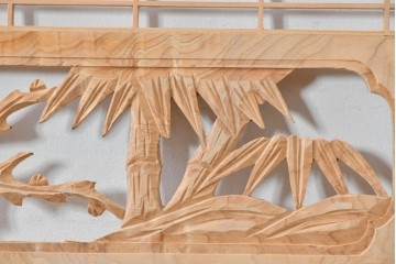 ヴィンテージ建具　昭和後期　彫刻入り　松竹梅図の意匠と組子細工が調和する欄間2枚セット　(R-085093)