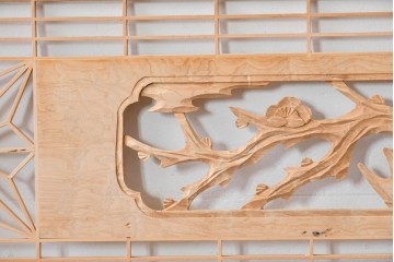 ヴィンテージ建具　昭和後期　彫刻入り　松竹梅図の意匠と組子細工が調和する欄間2枚セット　(R-085093)