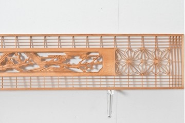 ヴィンテージ建具　昭和後期　彫刻入り　松竹梅図の意匠が際立つ組子細工の欄間2枚セット　(R-085094)