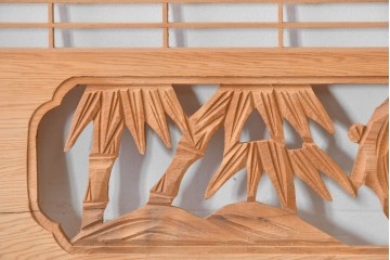 ヴィンテージ建具　昭和後期　彫刻入り　松竹梅図の意匠が際立つ組子細工の欄間2枚セット　(R-085094)