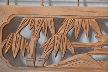 ヴィンテージ建具　昭和後期　彫刻入り　松竹梅図の意匠が際立つ組子細工の欄間2枚セット　(R-085094)