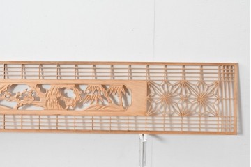 ヴィンテージ建具　昭和後期　松竹梅図の彫刻をあしらった組子欄間2枚セット　(R-085095)