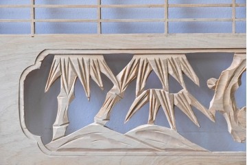 ヴィンテージ建具　昭和後期　松竹梅図の彫刻をあしらった組子欄間2枚セット　(R-085095)