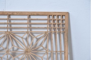 ヴィンテージ建具　昭和後期　松竹梅図の彫刻をあしらった組子欄間2枚セット　(R-085095)