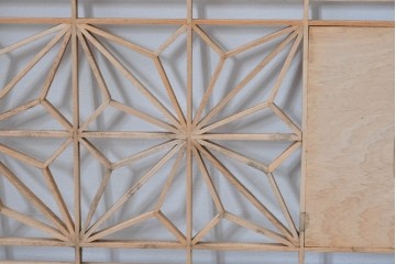 ヴィンテージ建具　昭和後期　松竹梅図の彫刻をあしらった組子欄間2枚セット　(R-085095)