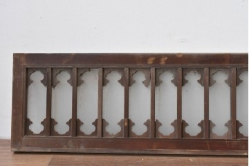 アンティーク建具　昭和初期～中期　ガラス入り　大正ロマンを象る優美な透かし意匠の欄間2枚セット　(R-085097)