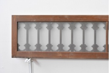 アンティーク建具　昭和初期～中期　ガラス入り　大正ロマンを象る優美な透かし意匠の欄間2枚セット　(R-085097)