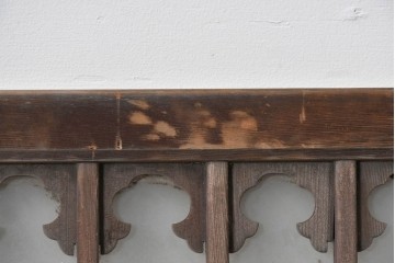 アンティーク建具　昭和初期～中期　ガラス入り　大正ロマンを象る優美な透かし意匠の欄間2枚セット　(R-085097)