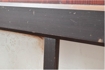 アンティーク建具　大正期　漆塗り　模様入りのガラスが魅力的な幅広ガラス帯戸(引き戸)　(R-085103)