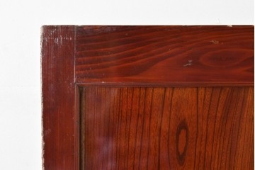 アンティーク建具　明治～大正　庄内地方　欅(ケヤキ)材　ヒノキ材　艶やかな木肌と重厚な金具が映える漆塗りの蔵戸1枚　(R-085104)