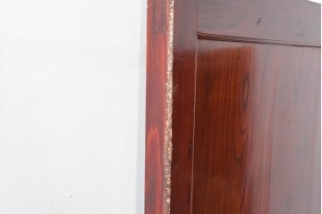 アンティーク建具　明治～大正　庄内地方　欅(ケヤキ)材　ヒノキ材　艶やかな木肌と重厚な金具が映える漆塗りの蔵戸1枚　(R-085104)