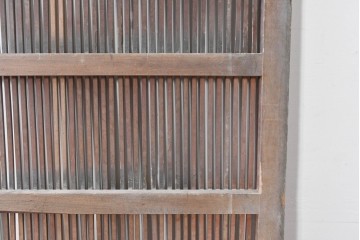 アンティーク建具　明治～大正　縦格子と鉄金具が印象的な蔵戸1枚　(R-085105)