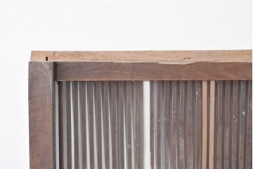 アンティーク建具　明治～大正　縦格子と鉄金具が印象的な蔵戸1枚　(R-085105)