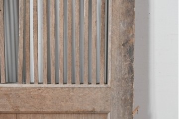 アンティーク建具　明治～大正　縦格子と鉄金具が印象的な蔵戸1枚　(R-085105)