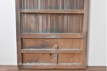 アンティーク建具　明治～大正　縦格子と鉄金具が印象的な蔵戸1枚　(R-085105)
