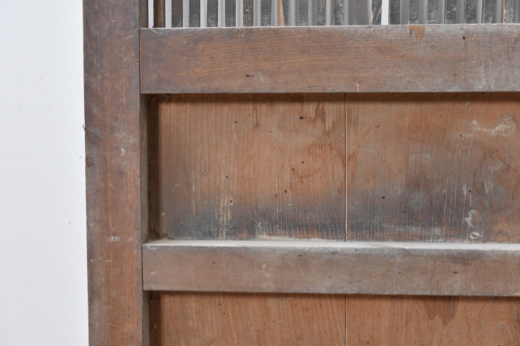 アンティーク建具　明治～大正　縦格子と鉄金具が印象的な蔵戸1枚　(R-085105)