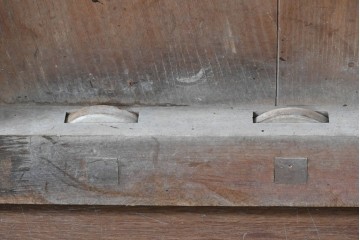 アンティーク建具　明治～大正　縦格子と鉄金具が印象的な蔵戸1枚　(R-085105)