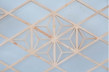 ヴィンテージ建具　昭和後期　両面ガラス　繊細な組子細工の欄間1枚　(R-085106)