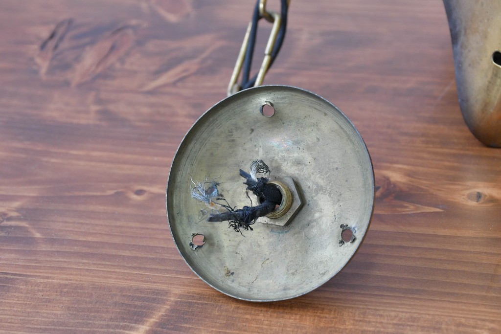 和製ヴィンテージ　レトロ　金属フードとガラスシェードのペンダントライト2個セット　(R-085107)