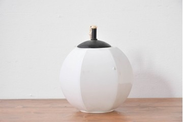 和製ヴィンテージ　昭和レトロ　やわらかな丸みと面取りの造形が美しいガラスの吊り下げ照明　(R-085108)