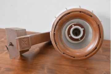 和製ヴィンテージ　緩やかな曲線フレームの木製ウォールライト　(R-085109)