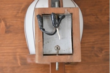 和製ヴィンテージ　緩やかな曲線フレームの木製ウォールライト　(R-085109)