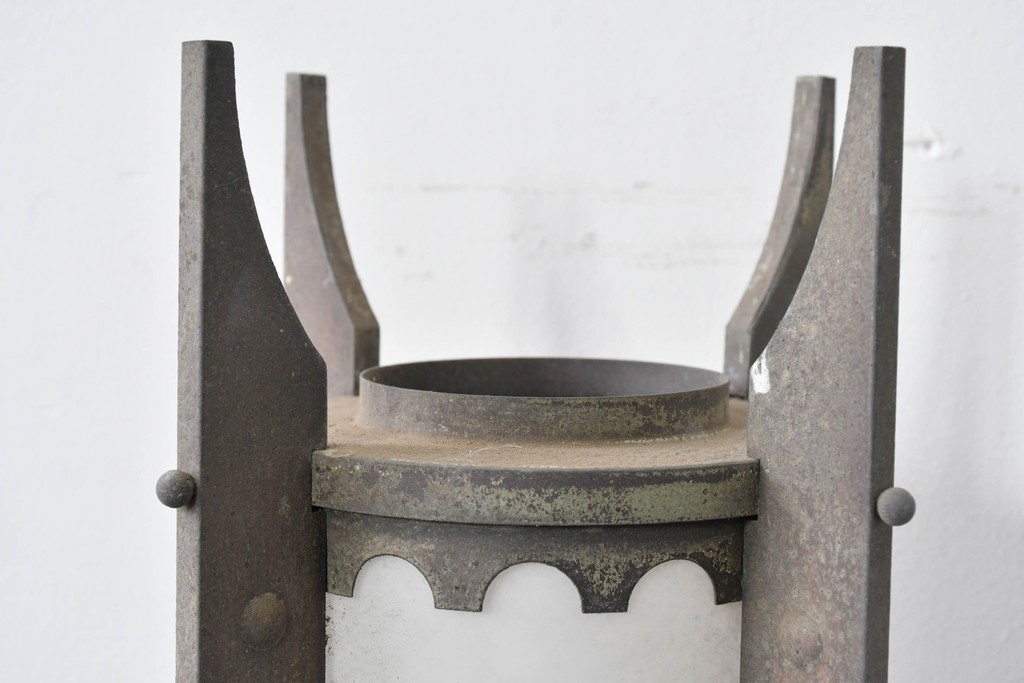 和製アンティーク　古い洋館の趣を感じさせる大振りな真鍮製ウォールライト　(R-085110)