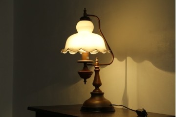 中古　マツヤマ工芸　クラシックなデザインのテーブルランプ　(R-085112)