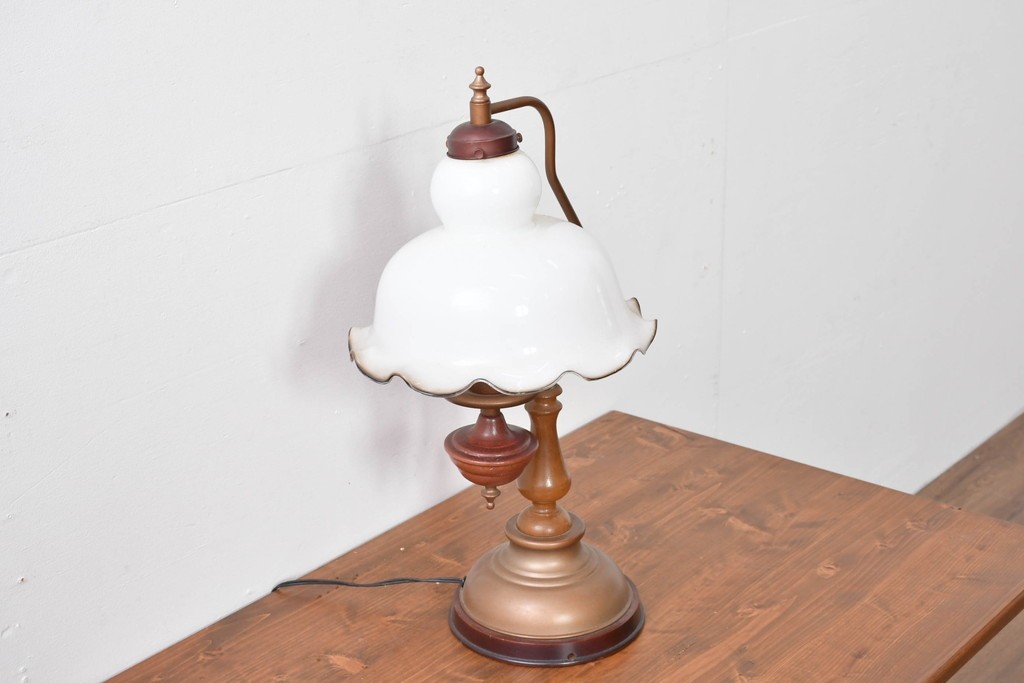 中古　マツヤマ工芸　クラシックなデザインのテーブルランプ　(R-085112)