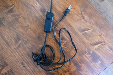 中古　マツヤマ工芸　クラシックなデザインのテーブルランプ　(R-085112)