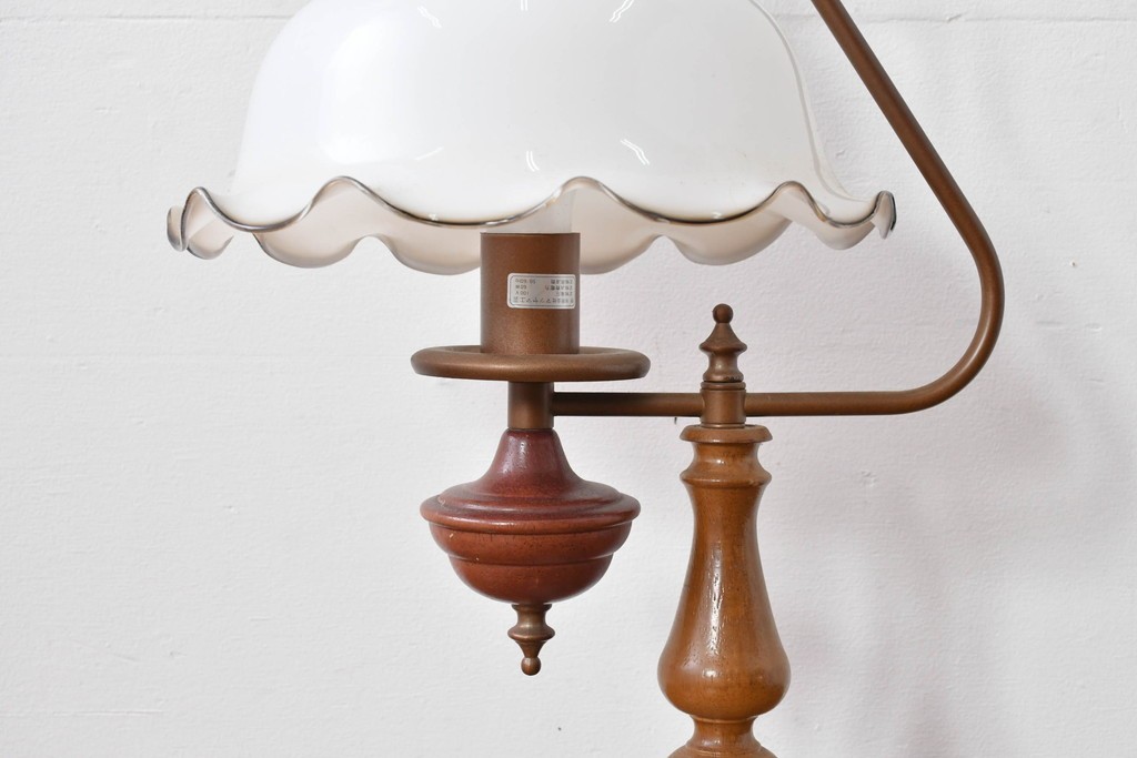 中古　マツヤマ工芸　クラシックなデザインのテーブルランプ　(R-085112)