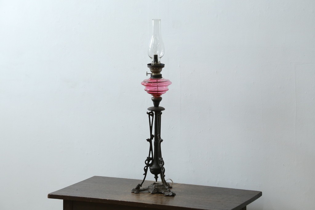 和製アンティーク　オイルランプをリメイク　凝った装飾が目を引くスタンドライト　(R-085113)