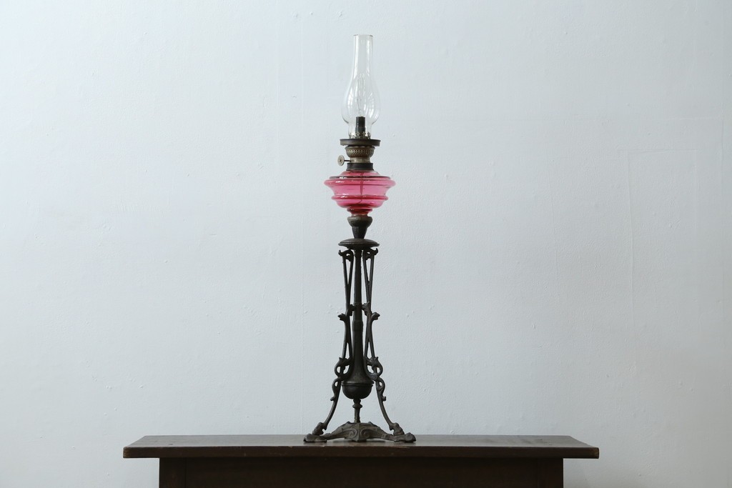 和製アンティーク　オイルランプをリメイク　凝った装飾が目を引くスタンドライト　(R-085113)