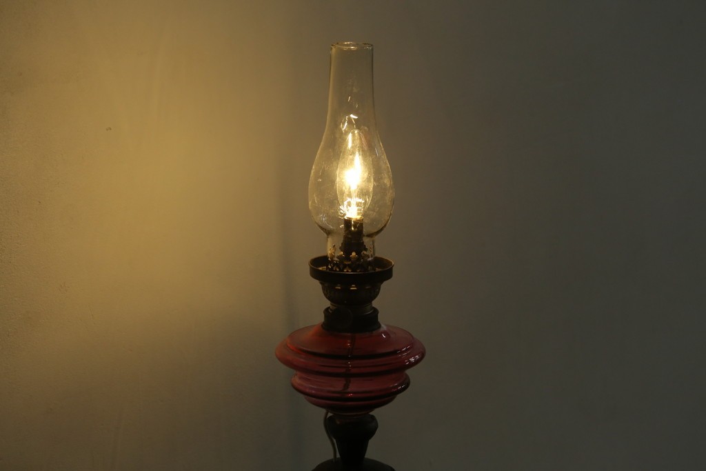 和製アンティーク　オイルランプをリメイク　凝った装飾が目を引くスタンドライト　(R-085113)