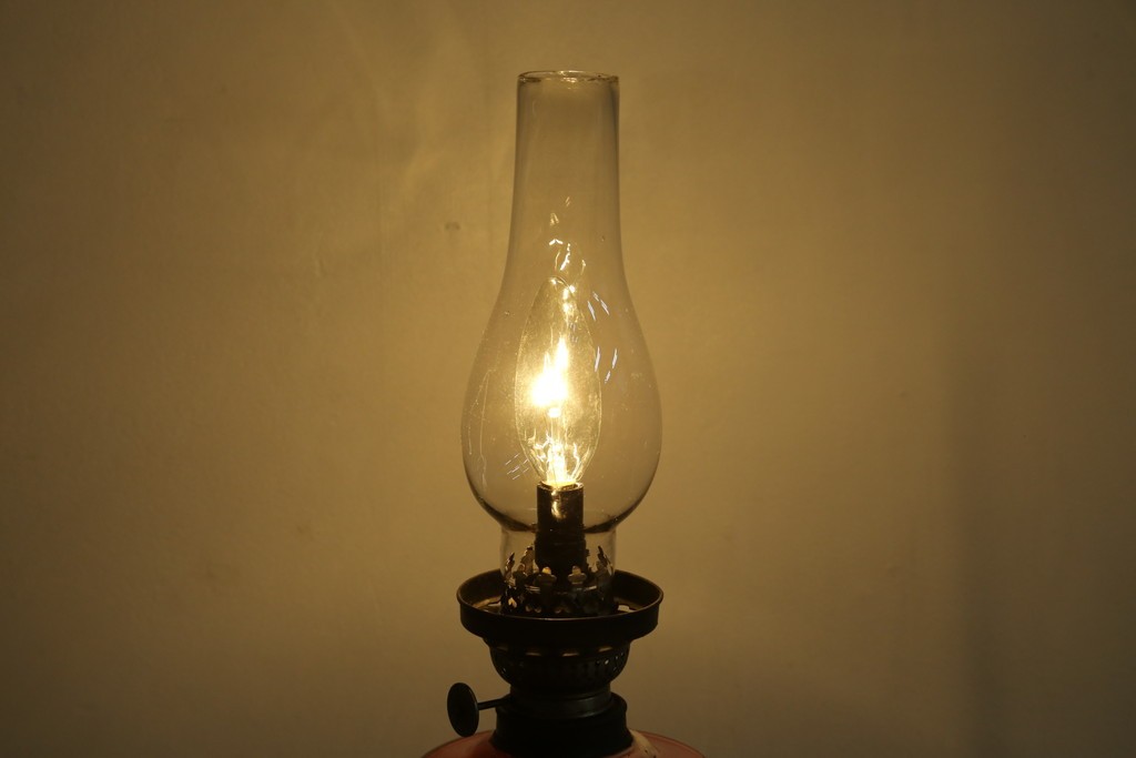 和製アンティーク　オイルランプをリメイク　凝った装飾が目を引くスタンドライト　(R-085113)