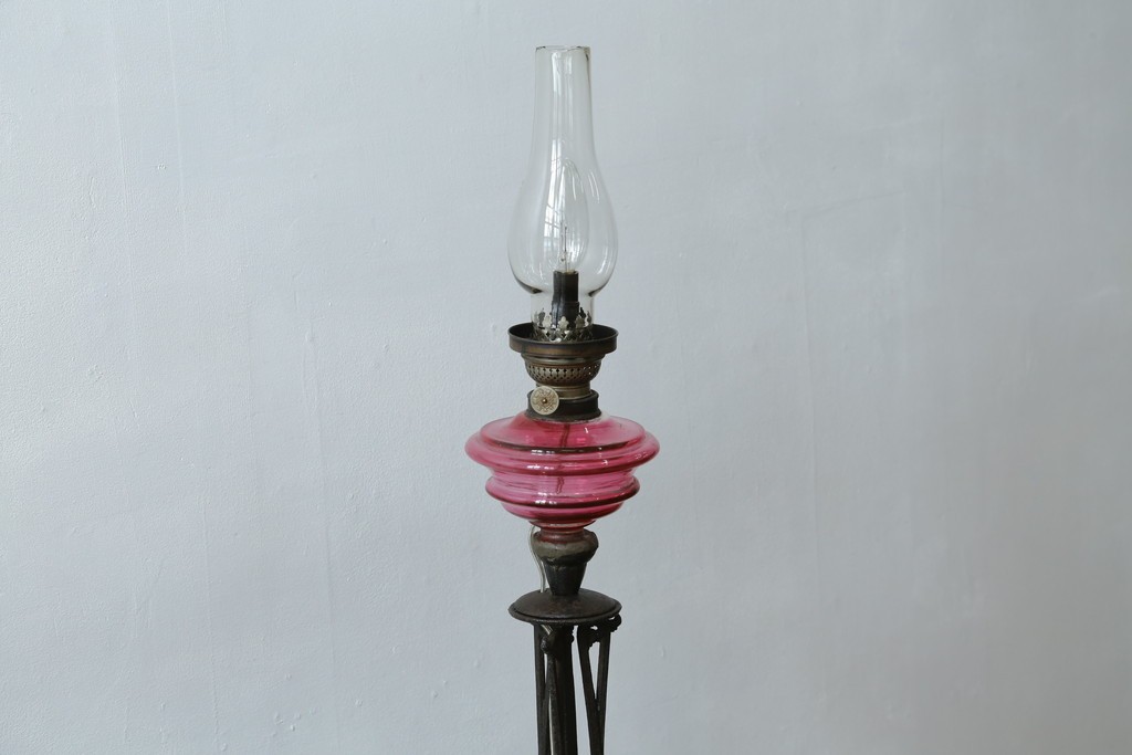 和製アンティーク　オイルランプをリメイク　凝った装飾が目を引くスタンドライト　(R-085113)