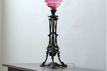 和製アンティーク　オイルランプをリメイク　凝った装飾が目を引くスタンドライト　(R-085113)