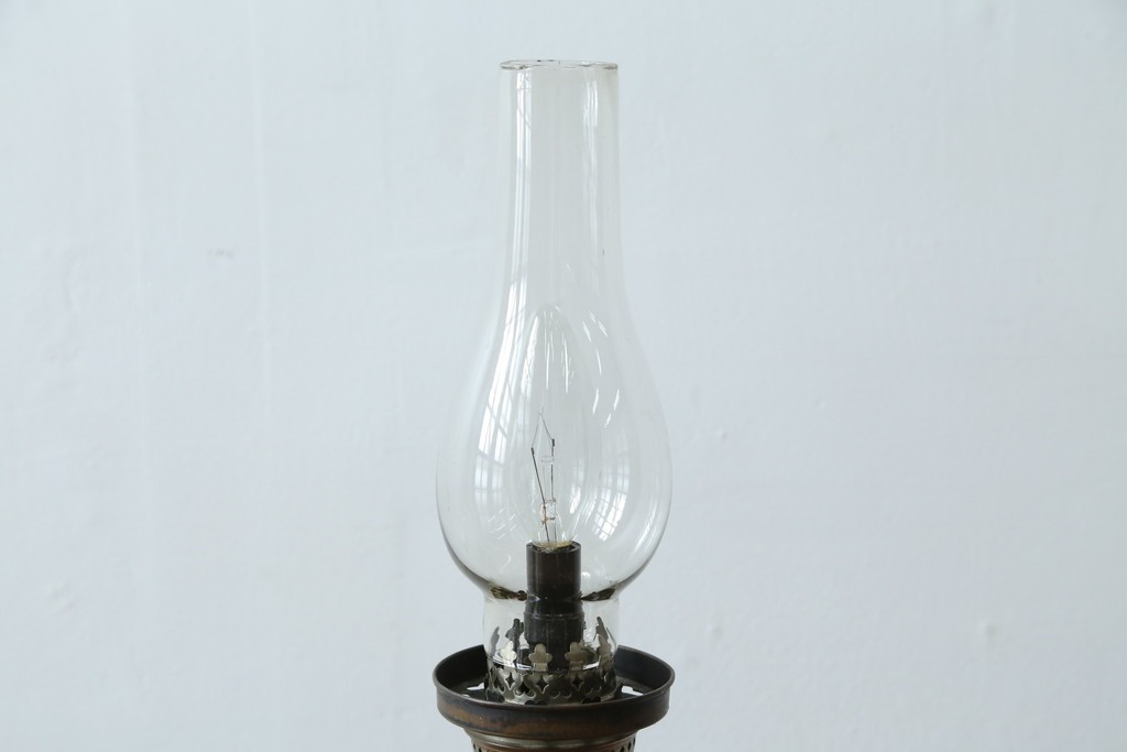 和製アンティーク　オイルランプをリメイク　凝った装飾が目を引くスタンドライト　(R-085113)