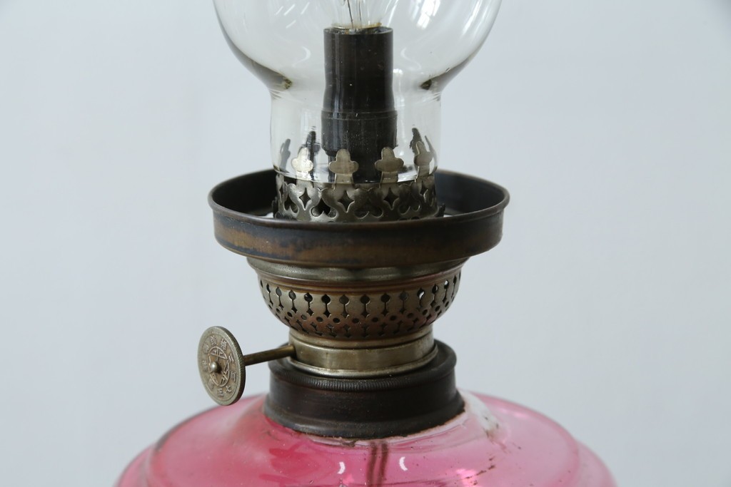 和製アンティーク　オイルランプをリメイク　凝った装飾が目を引くスタンドライト　(R-085113)