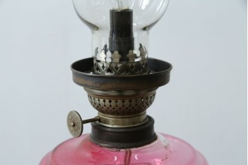 和製アンティーク　オイルランプをリメイク　凝った装飾が目を引くスタンドライト　(R-085113)