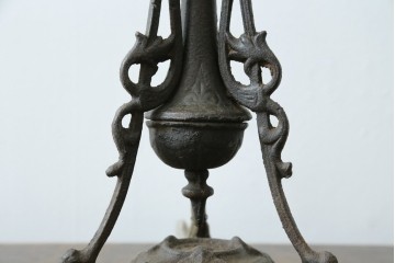 和製アンティーク　オイルランプをリメイク　凝った装飾が目を引くスタンドライト　(R-085113)