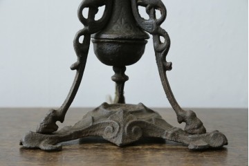 和製アンティーク　オイルランプをリメイク　凝った装飾が目を引くスタンドライト　(R-085113)