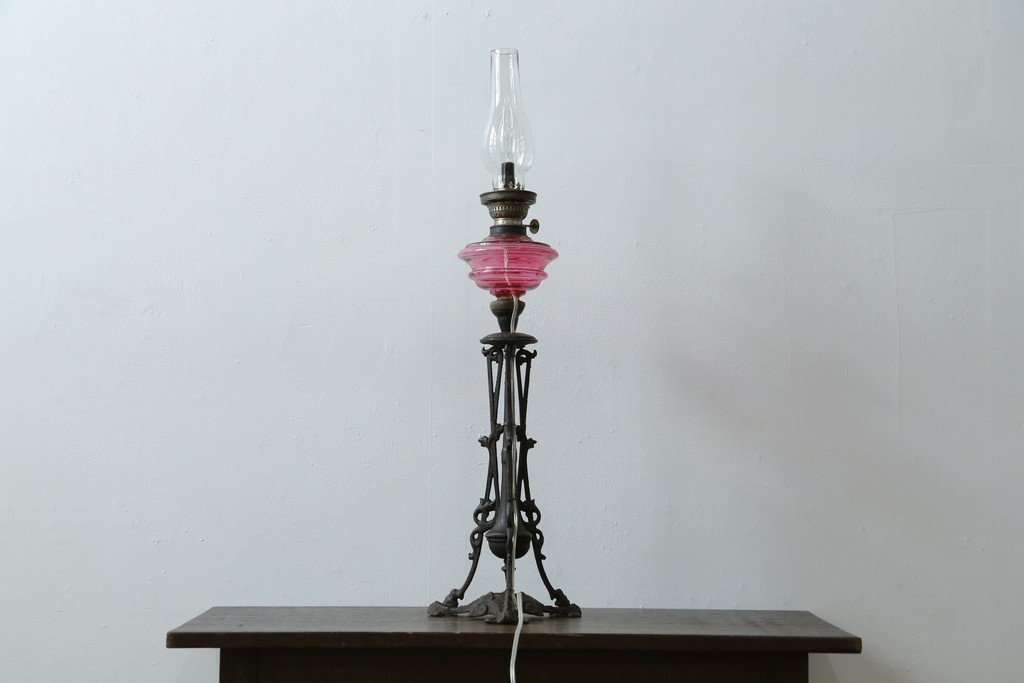 和製アンティーク　オイルランプをリメイク　凝った装飾が目を引くスタンドライト　(R-085113)