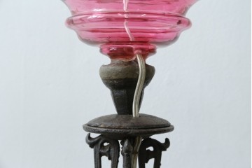 和製アンティーク　オイルランプをリメイク　凝った装飾が目を引くスタンドライト　(R-085113)