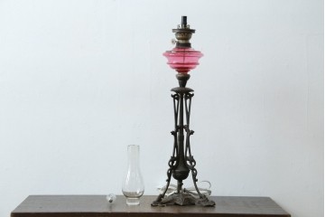 和製アンティーク　オイルランプをリメイク　凝った装飾が目を引くスタンドライト　(R-085113)