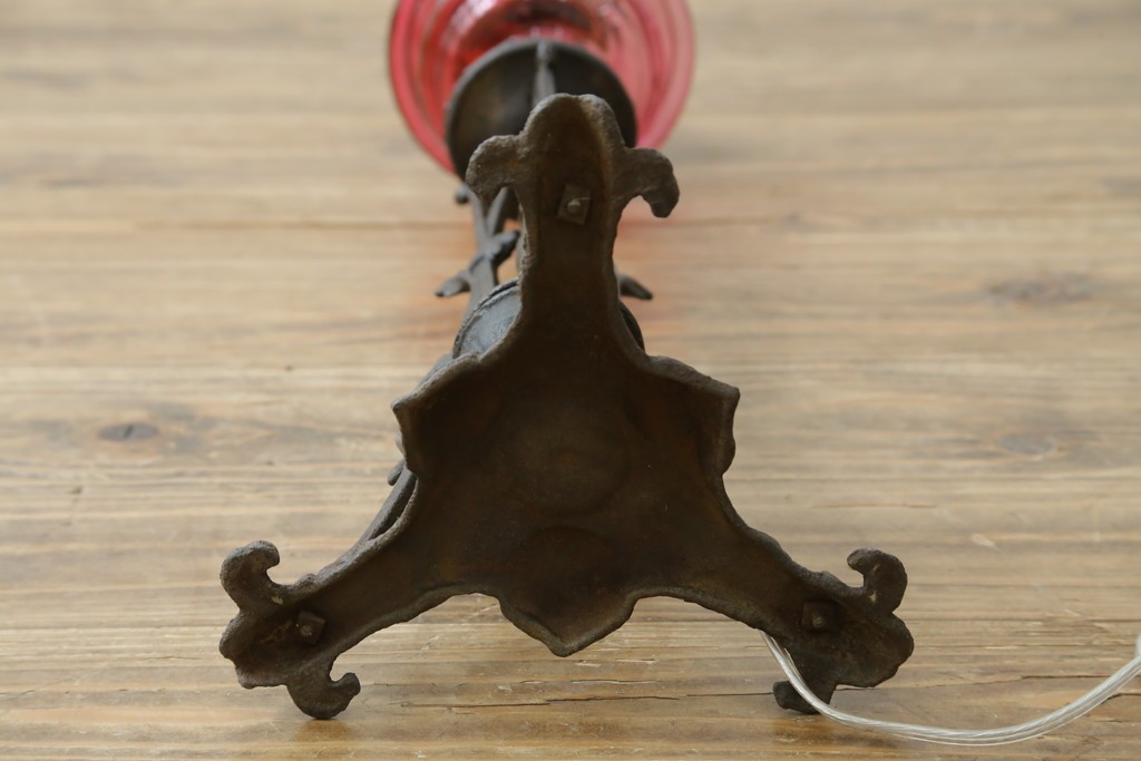 和製アンティーク　オイルランプをリメイク　凝った装飾が目を引くスタンドライト　(R-085113)