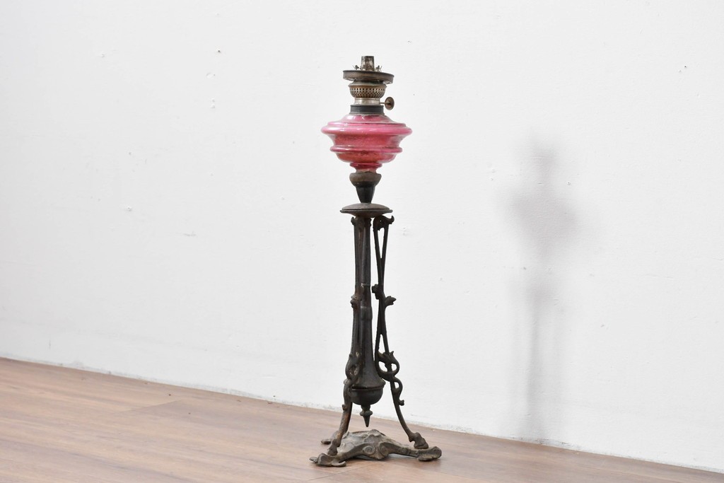 和製アンティーク　凝った装飾が目を引くフロアオイルランプ　(R-085113)
